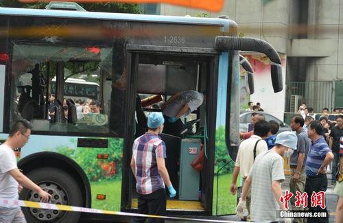 爆料杭州公交车事件视频,惊心动魄的紧急时刻 第3张 爆料杭州公交车事件视频,惊心动魄的紧急时刻 第3张